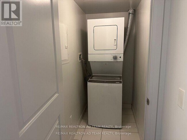 Photo - 30 Meadowglen Pl Unité 516