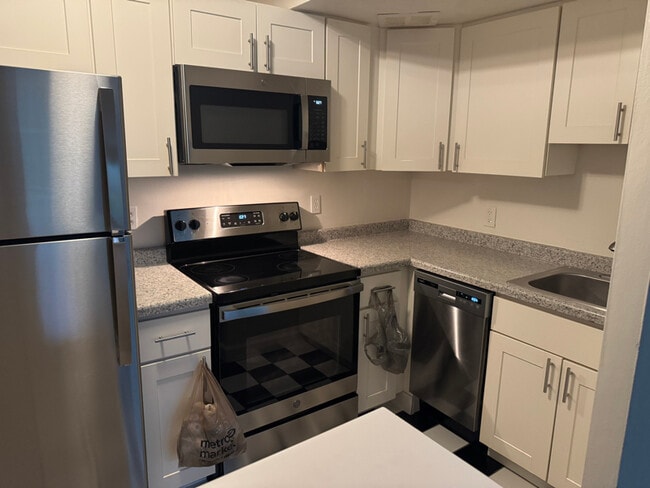 Photo - 1041 E Knapp St Apartment Unit 318