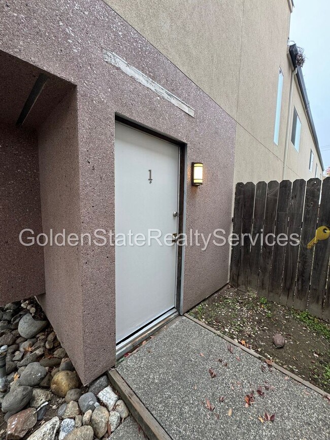 Photo - 1808 H St Unidad 1