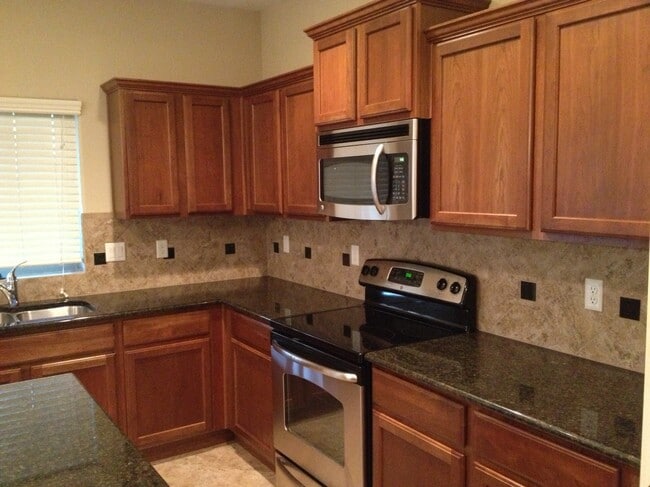 Photo - 2228 West Beverly Lane Unit Beverly