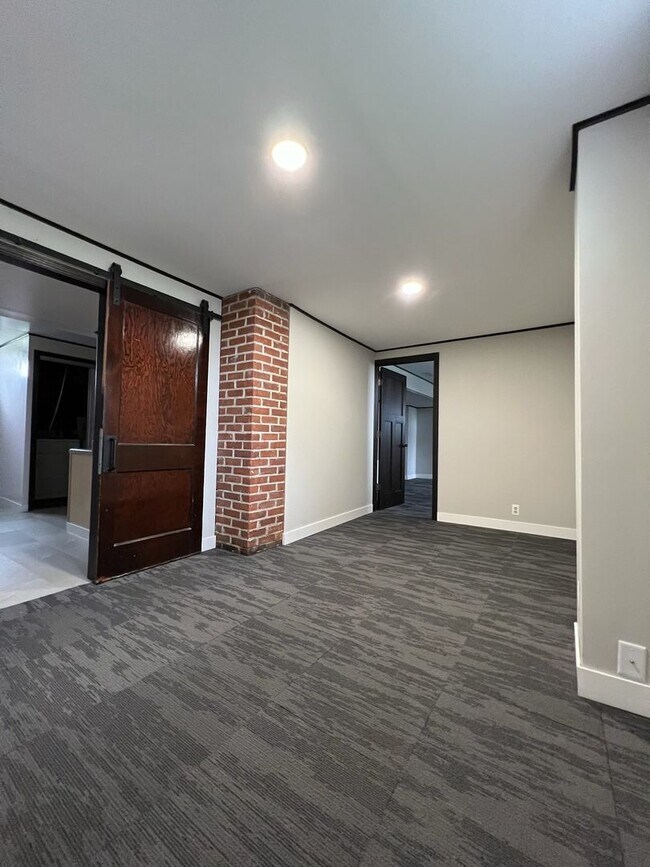 Large Single Family Home on the Southside Rental For Rent in La Crosse