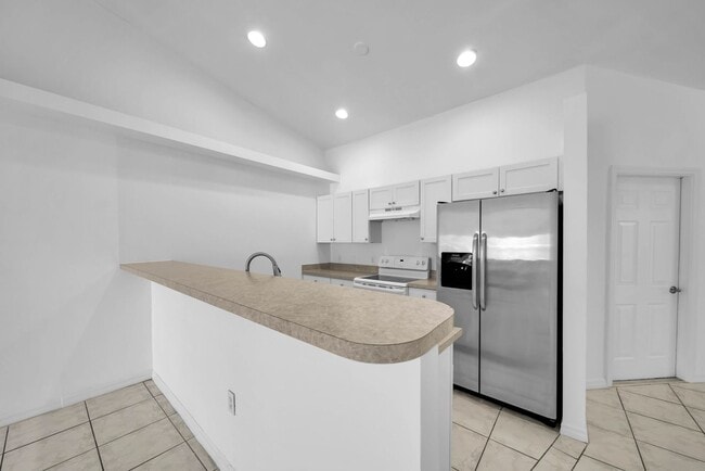 1214 SE 24th Ave Unit 1214