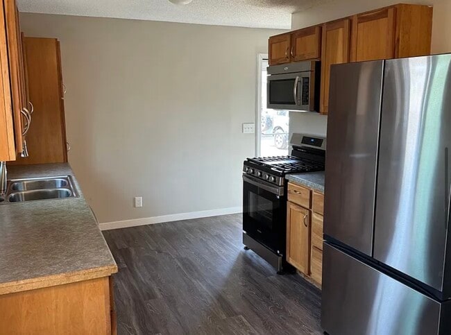 Photo - 930 Larpenteur Ave W