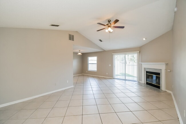 Photo - 9073 Bridgecreek Dr W