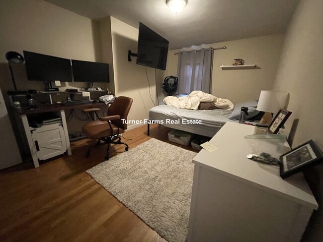 Photo - 266 Gold St Unit 03