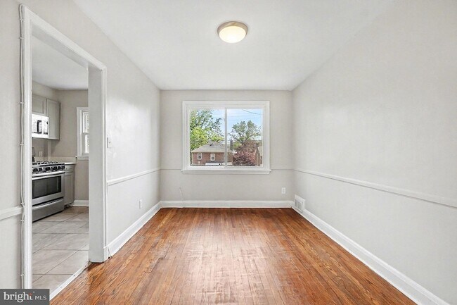 Photo - 828 St Dunstans Rd