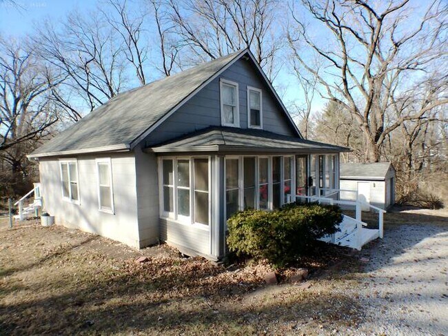 Photo - Charming 4-bedroom and 2 full baths home located in Independence, MO.