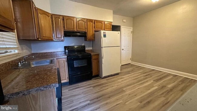 Building Photo - 222 N Miller St