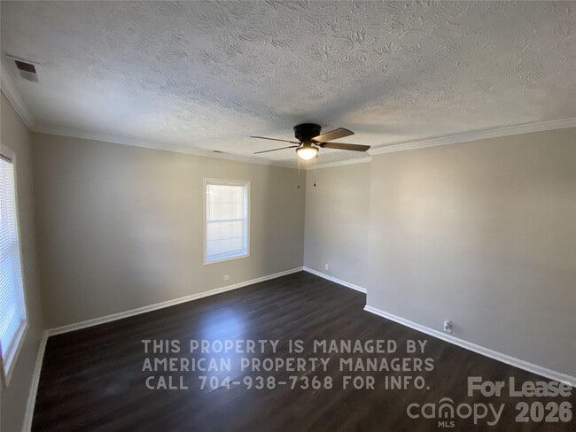 Photo - 303 Southern St