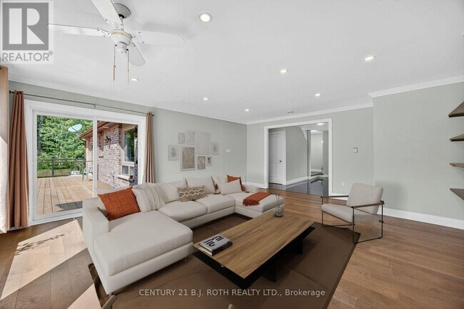 Photo - 7950 8th Line