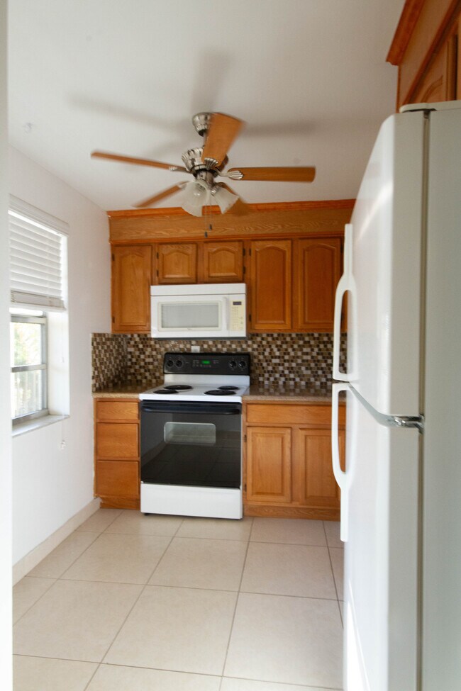 Kitchen - 3000 NW 48th Ter Condo Unit 322