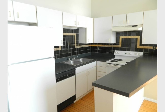 Photo - Columbian School Apartments