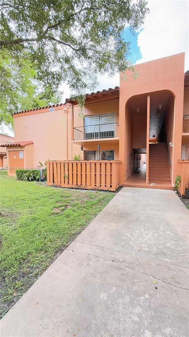 Building Photo - 7121 Miami Lakes Dr Unit Q8 Rental