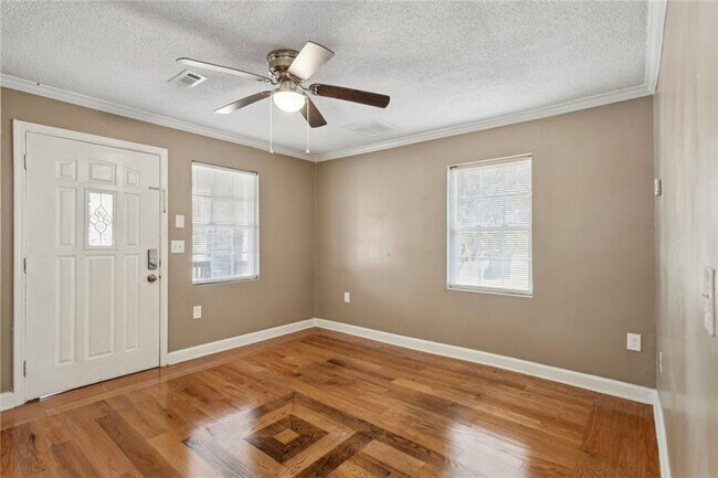 Photo - 891 N Eugenia Pl NW