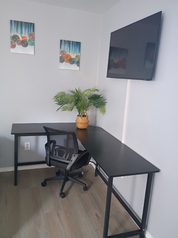 Photo - 1715 E 7th St