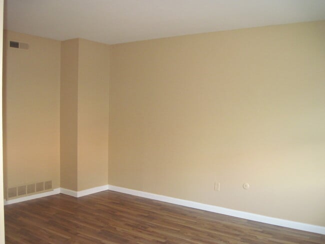 Photo - 212 Crosswinds Drive