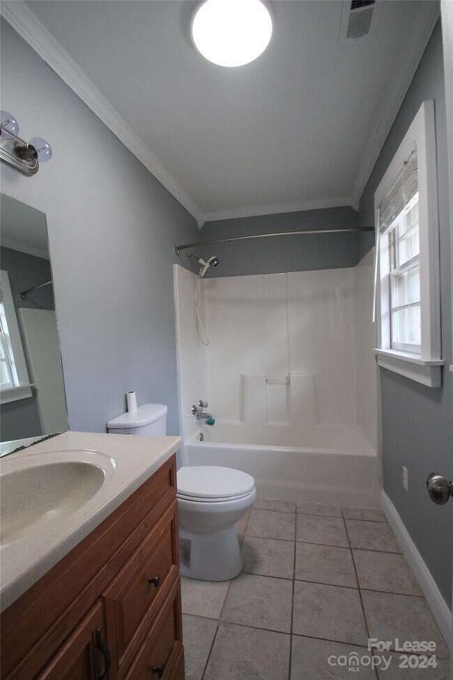 Photo - 817 Stonewall Ct