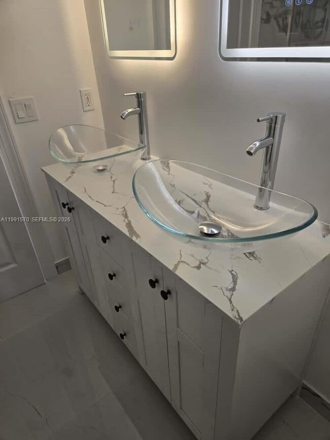 Photo - 5 Olive Dr Unit 9