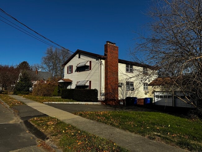 Building Photo - 432 Wiklund Ave