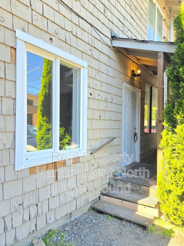Photo - 15602 Ash Way Unit 1