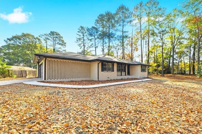 Building Photo - 3488 Richmond Dr SE