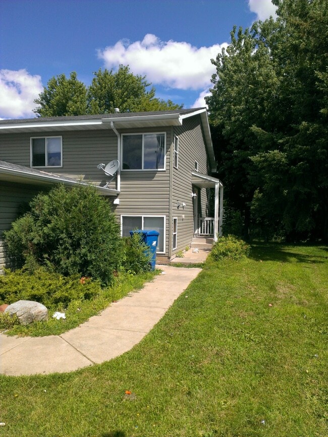 Building Photo - 4420 80th Avenue North Unit 4416 Rental