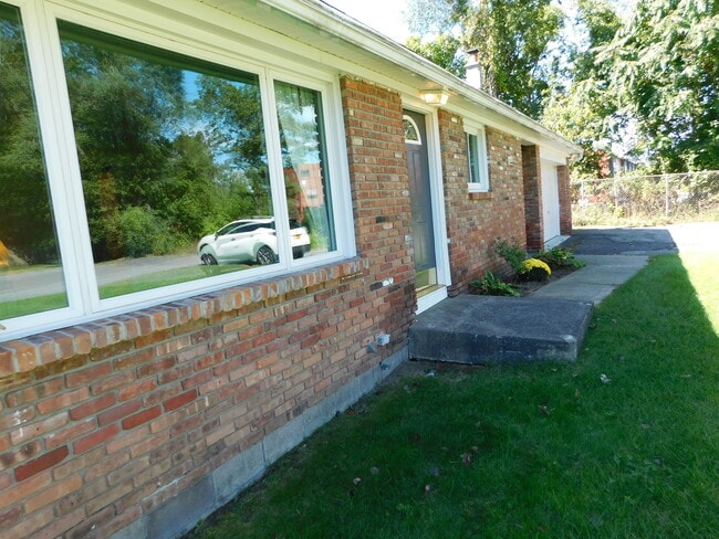 Photo - 26 Patricia Ln Unit A