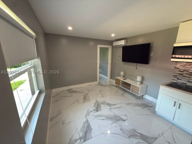 4910 SW 28th Terrace Unidad 1