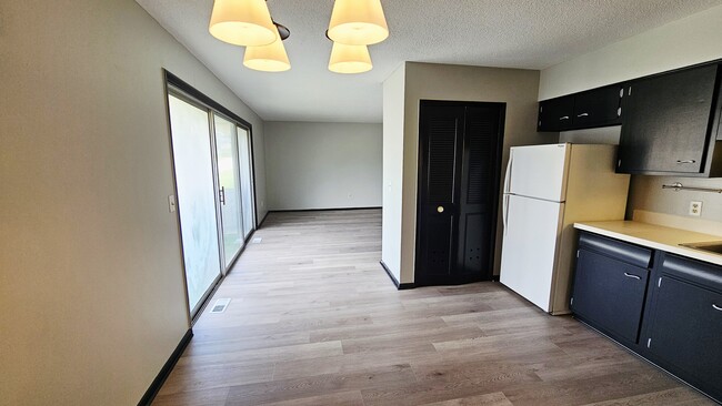Sunset Blvd Apartments