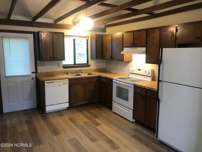 Photo - 202 Cedar Ridge Ln