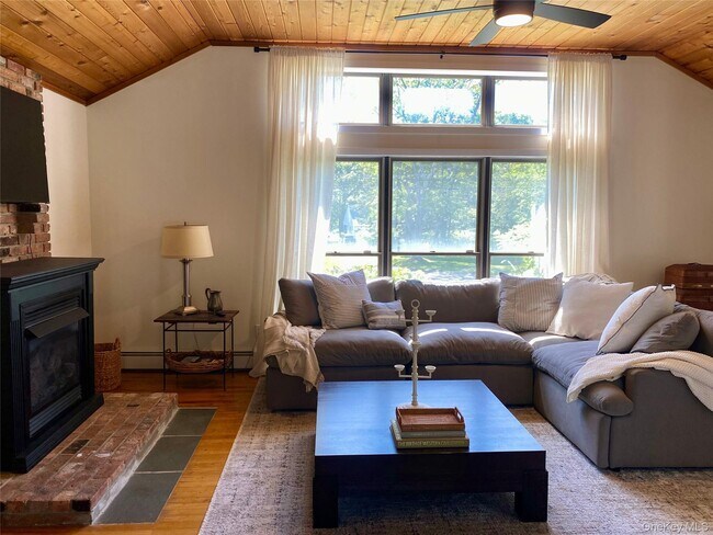 Photo - 2735 Beebe Dr