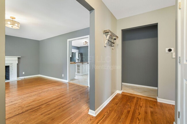 Photo - 206 Daisy Ln