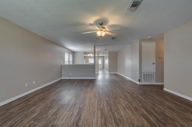 Photo - 5536 Camarillo Dr