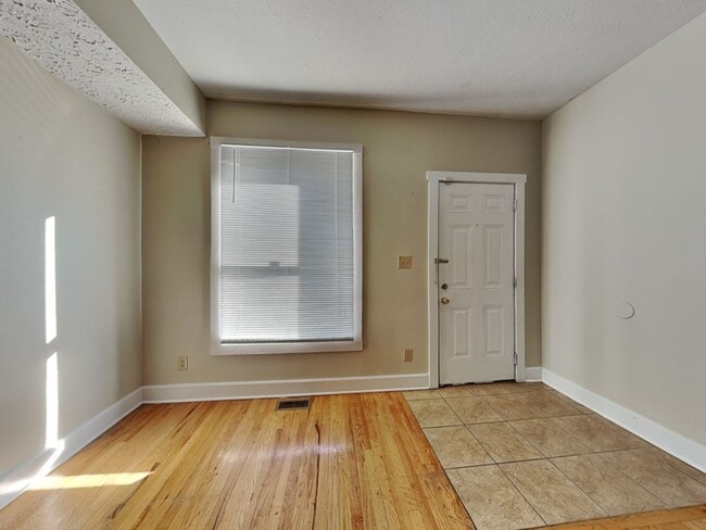 Building Photo - 1365 Indianola Ave