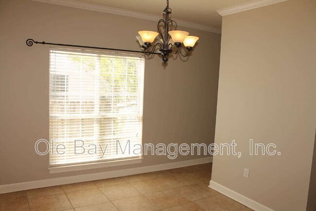 Photo - 1005 Pinemont Dr