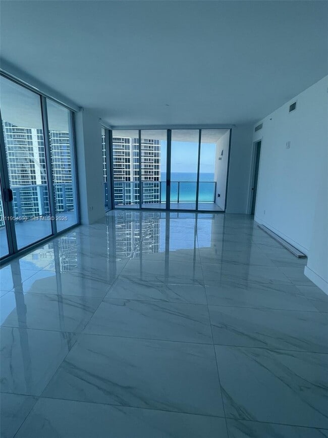 Photo - 17550 Collins Ave Unidad 1505