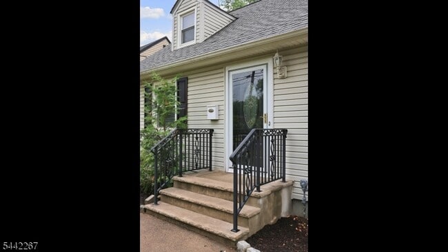 Photo - 1751 Mountain Ave