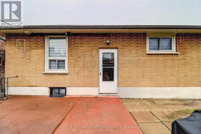 Photo - 962 Willowdale Ave