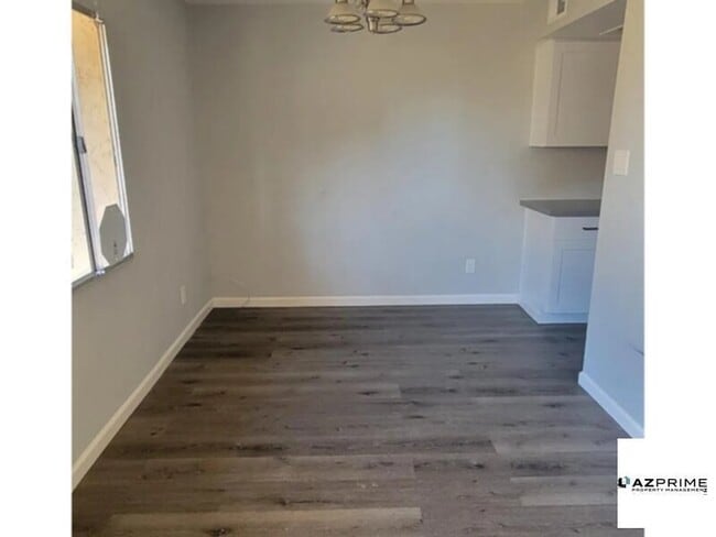 Building Photo - 4630 E Pueblo Ave