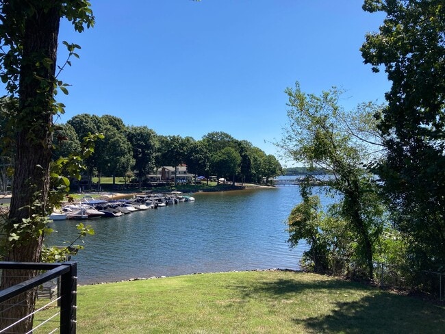 Building Photo - WATERFRONT Two Bed Townhouse in Denver With BOAT SLIP!!