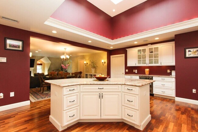 Photo - 114 Merriam Ave Unidad 301