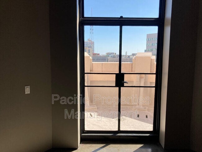 Photo - 411 W 5th St Unidad 1230