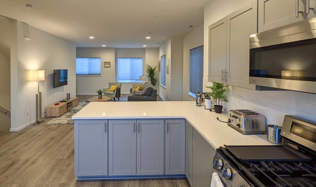 Building Photo - Your Silverdale Sanctuary Awaits! Fully Fu... Rental