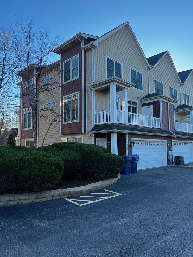 Photo - 1516 Broadway St