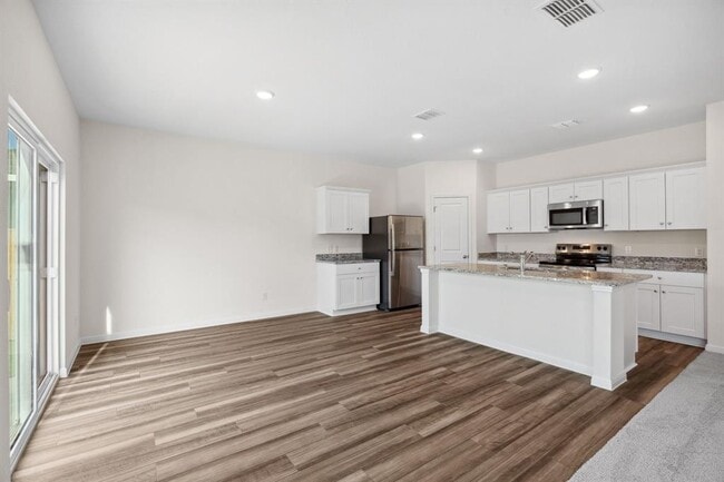 Photo - 513 Thistle Ln