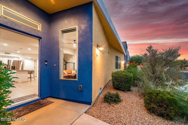 Photo - 840 E Park Modern Dr House