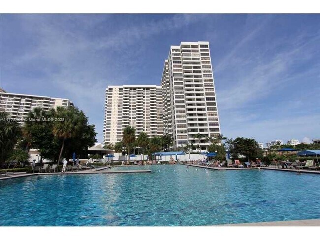 Photo - 600 Three Islands Boulevard Unidad 308