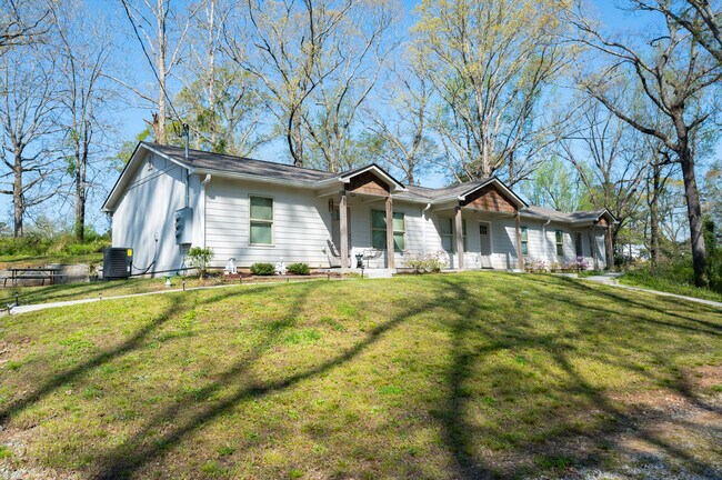 Building Photo - 2005 Coldwater Rd Unit C