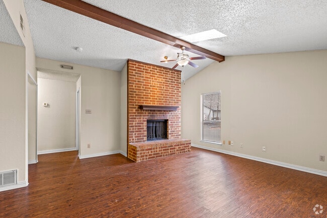 2BR, 2BA - 1277SF (A) - Living Room