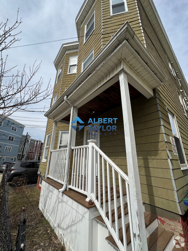 Building Photo - 103 Marion St Unit 2 Rental